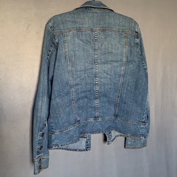 Jean jacket - Picture 11 of 14